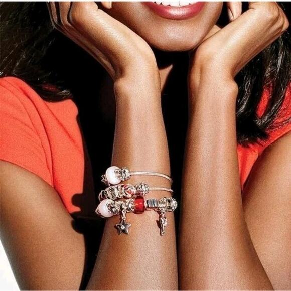 Avon 13 PC Silver Tone Cherished Memories Bracelet Set NIB - Picture 2 of 9